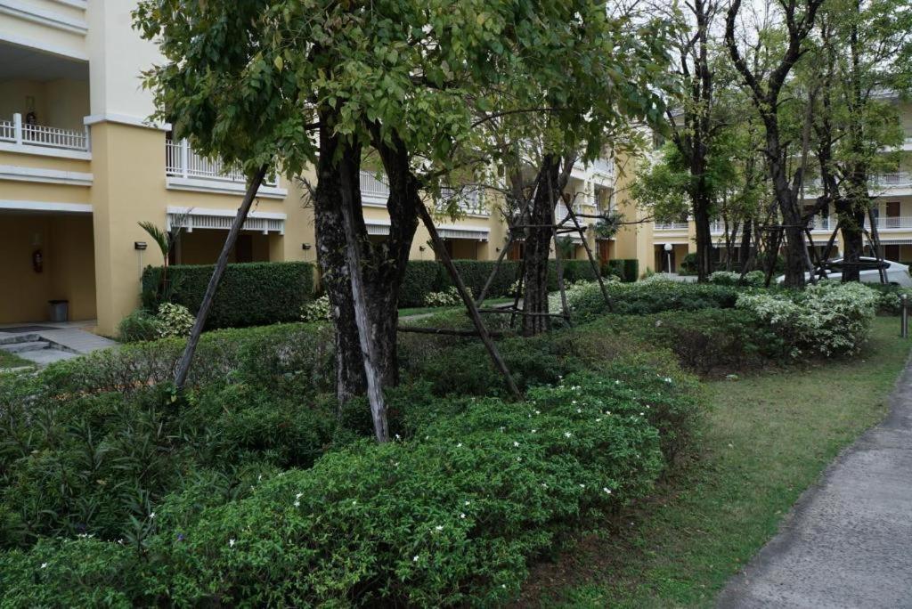 The One Residence Hotel Bangkok Exteriér fotografie